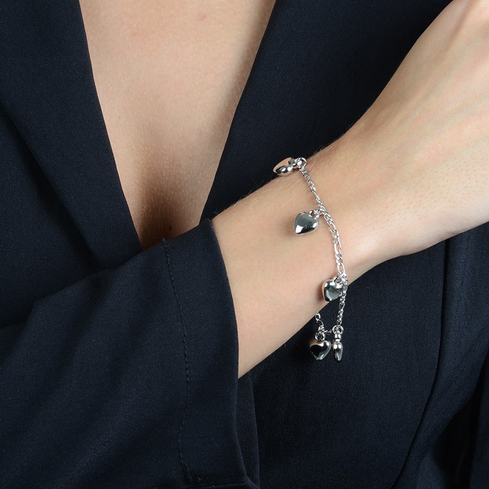 Pulseira Prateada com Pingentes de Coração Banhado a Ouro Branco 24k