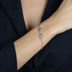 Pulseira Prateada de Búzios Banhado a Ouro Branco 24k